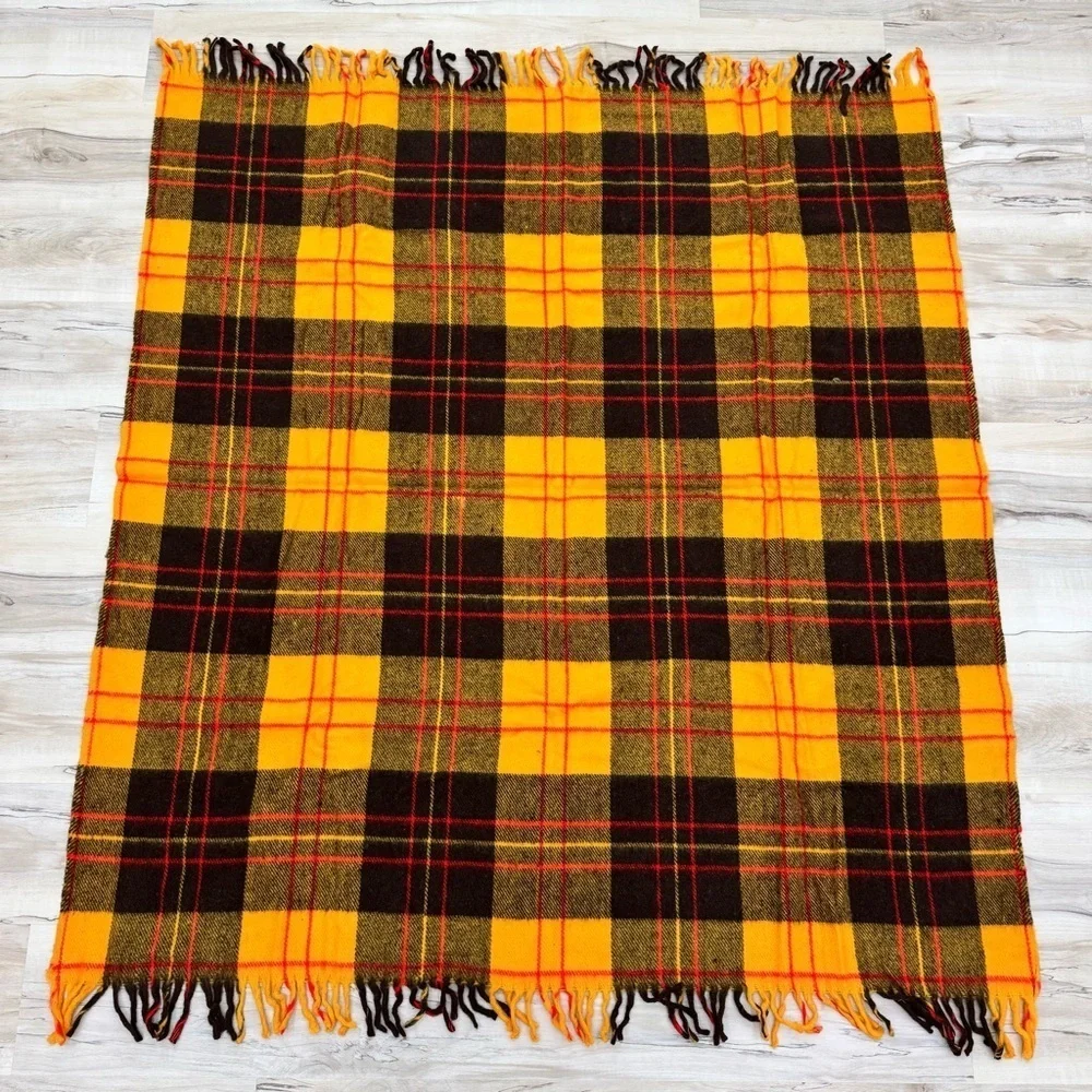 Vintage Wool Buffalo Fairbo fluff-loomed stadium throw blanket 70s gold brown